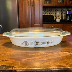 Pyrex -Trade Stamp Program- Town & County Brown on White Divided Dish with Lid